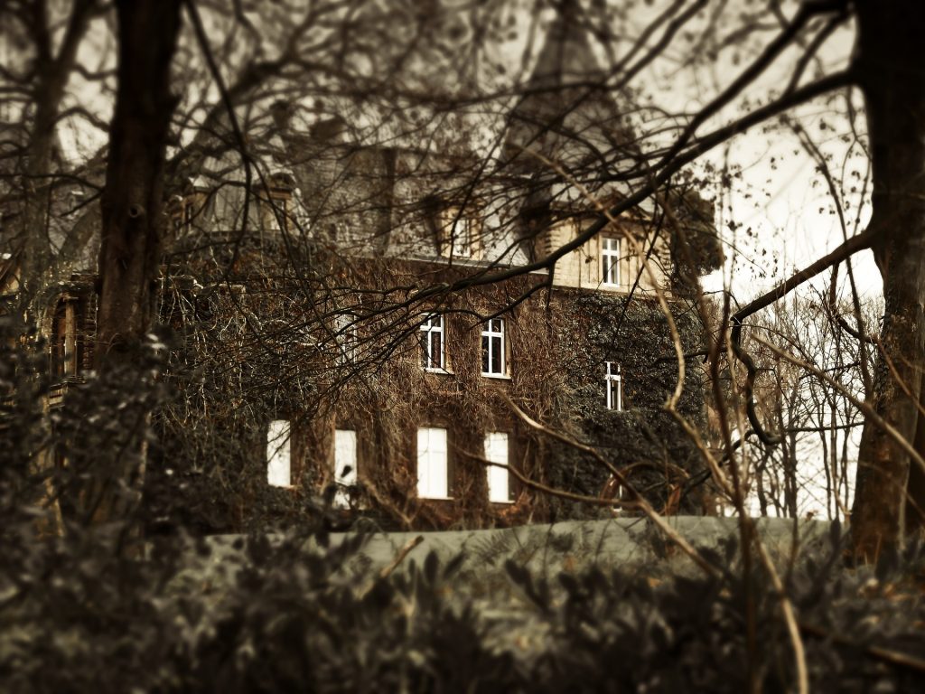 creepy house